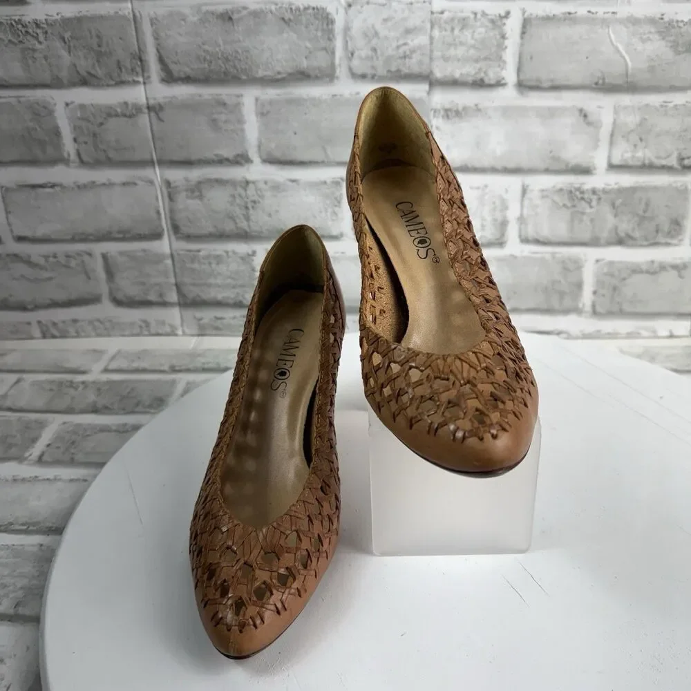 Cameos Vintage Women's Size 7 Brown Leather Cut Out Classic Pump Heels